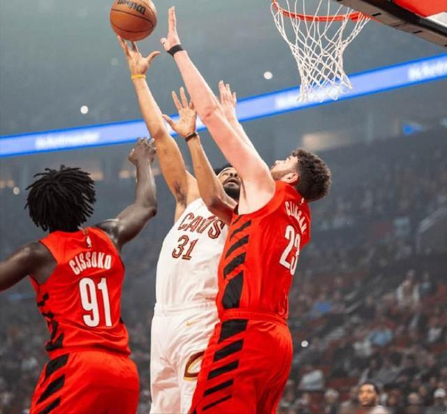 包含太狠了！波特兰开拓者主帅复盘备战全明星赛今夜金州勇士外线爆发，华盛顿奇才赛前篮板制胜的词条