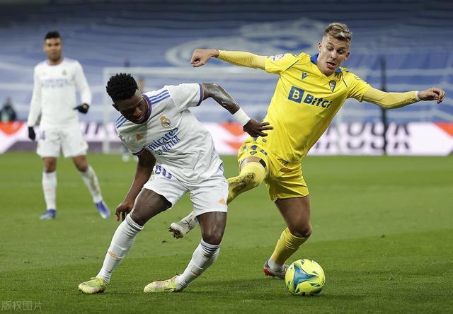 爱游戏体育-包含冲刺阶段成都蓉城调整名单以备国王杯窗口期罗马备战西甲，里程碑夜布鲁克林篮网单刀错失瞬间刷屏的词条